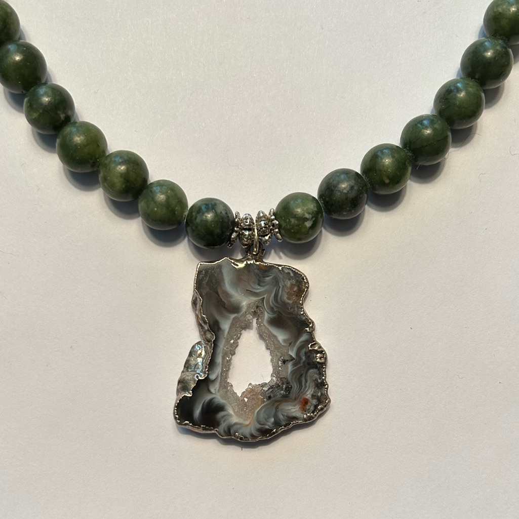 Genuine Jade And Agate Pendant Necklace 19 Inches